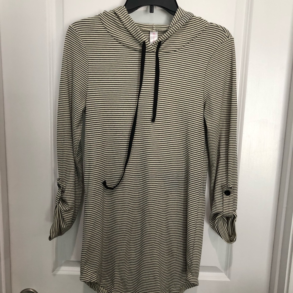 No Boundaries Hooded Tunic, Sz L
